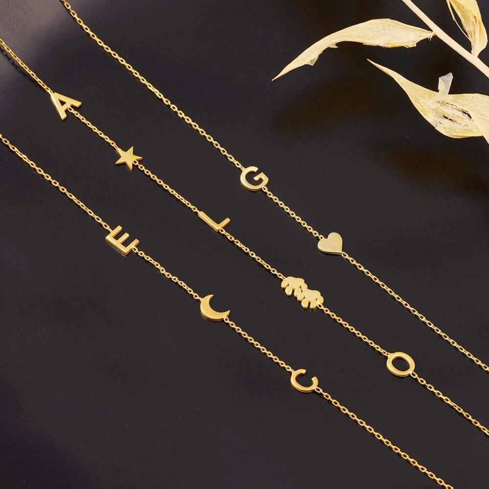 Birth Flower Necklace - สร้อยคอชื่อสั่งทำพิเศษ เครื่องประดับคู่รัก สแตนเลส สร้อยคอตัวอักษรรูปหัวใจส่วนตัว ของขวัญวันครบรอบ