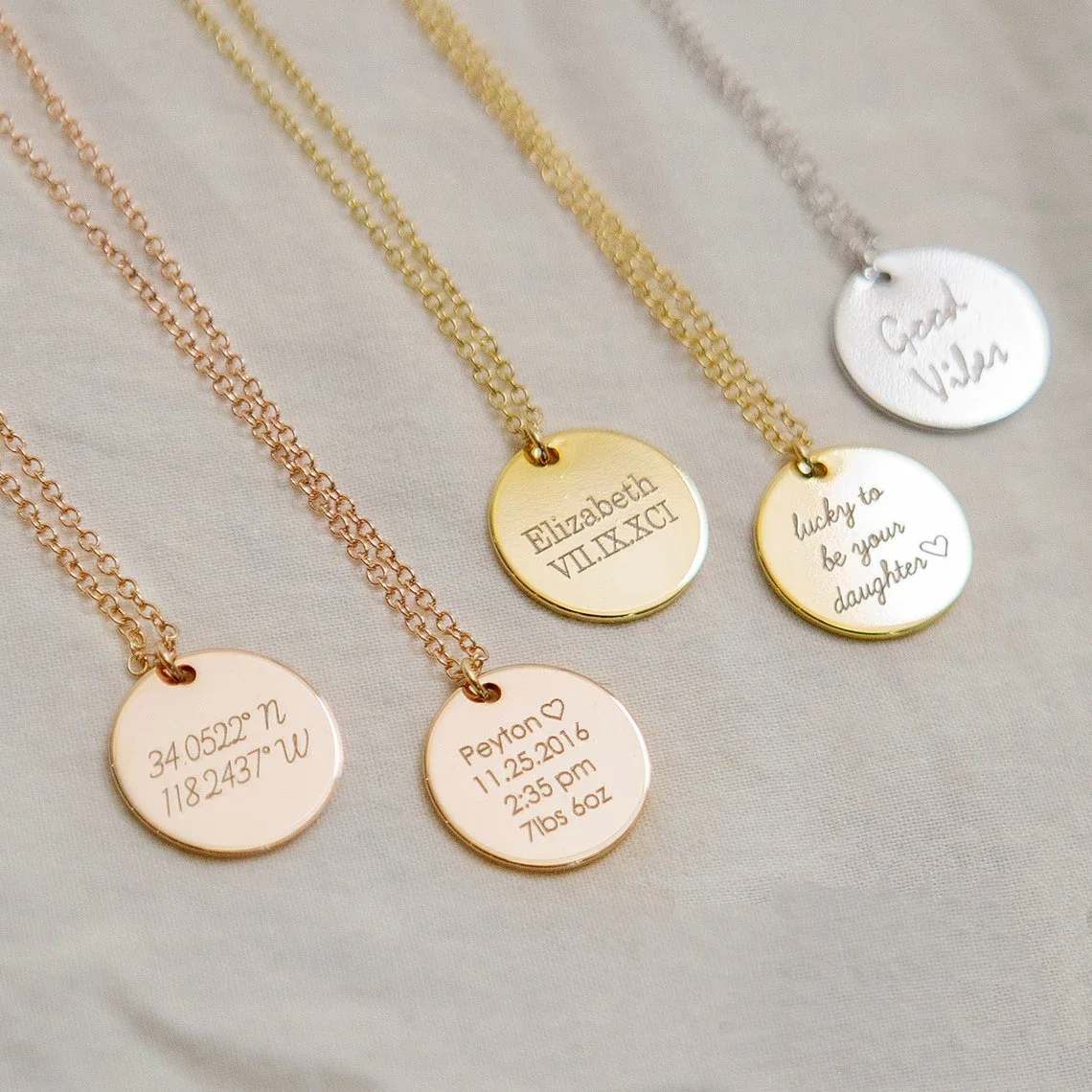 แกะสลักชื่อที่กําหนดเองวันที่ส - Birth Flower Necklace บทวิจารณ์และราคา